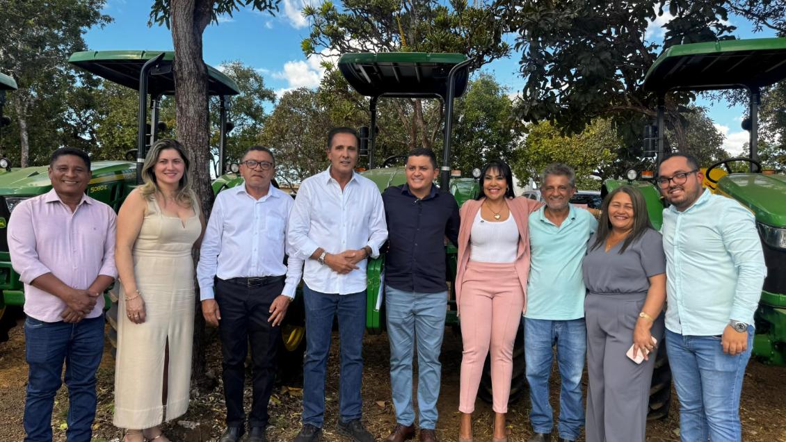 A entrega dos tratores traduz um importante passo no apoio à agricultura familiar A entrega dos tratores traduz um importante passo no apoio à agricultura familiar