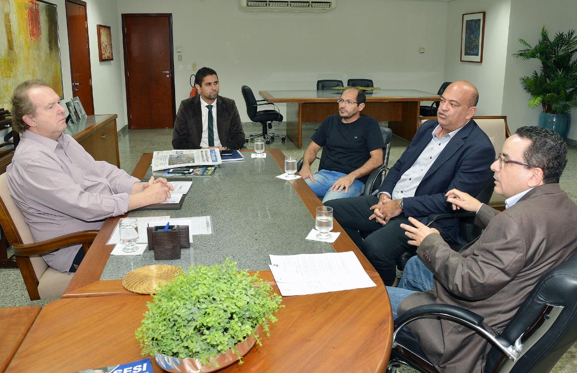 Carlesse recebeu o presidente do Sindicato dos Auditores Fiscais da Receita Estadual (Sindifiscal) Carlesse recebeu o presidente do Sindicato dos Auditores Fiscais da Receita Estadual (Sindifiscal)