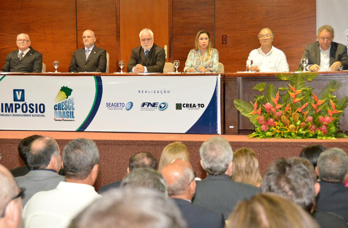 Luana representa parlamento em evento do CREA 