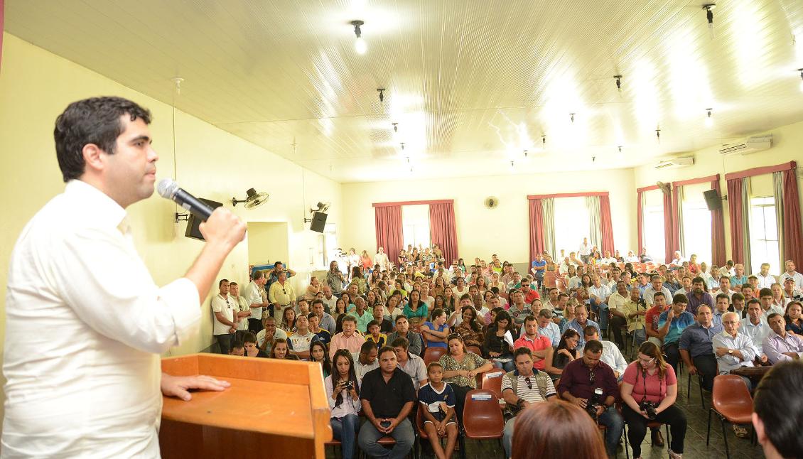 Deputados acompanham entrega de benefícios para os municípios da Região Sudeste do Tocantins