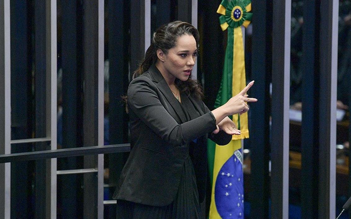 Proposta assegura acessibilidade na comunicação institucional para pessoas com deficiência auditiva Proposta assegura acessibilidade na comunicação institucional para pessoas com deficiência auditiva