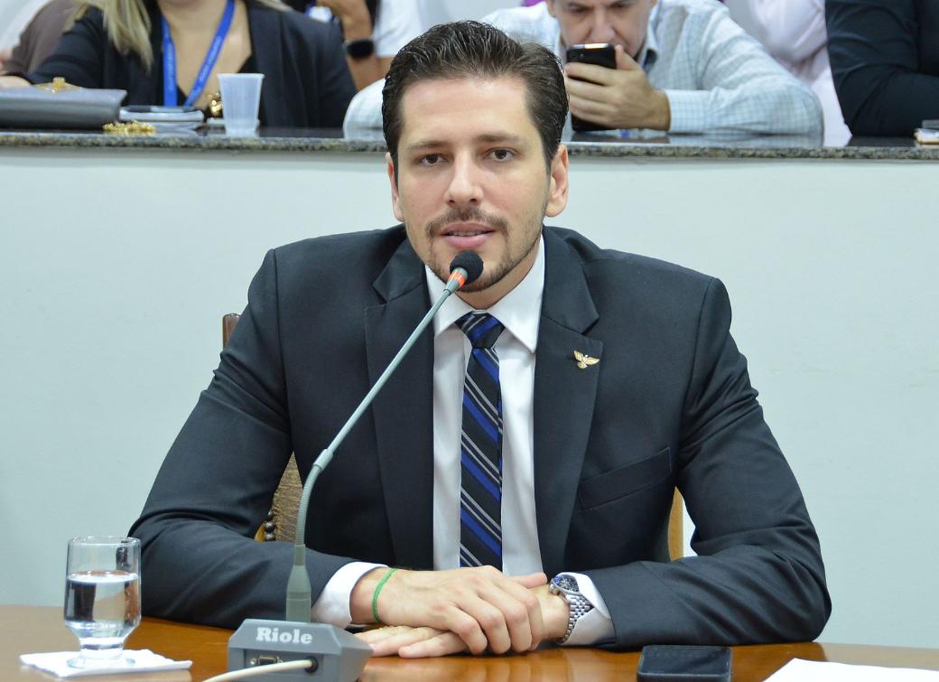 Aleto aprovou emenda do deputado Olyntho Neto que garantiu recursos para asfaltar quadras de Palmas