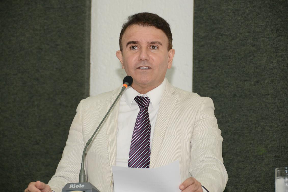 Eduardo adianta emendas que apresentará na LOA Eduardo adianta emendas que apresentará na LOA