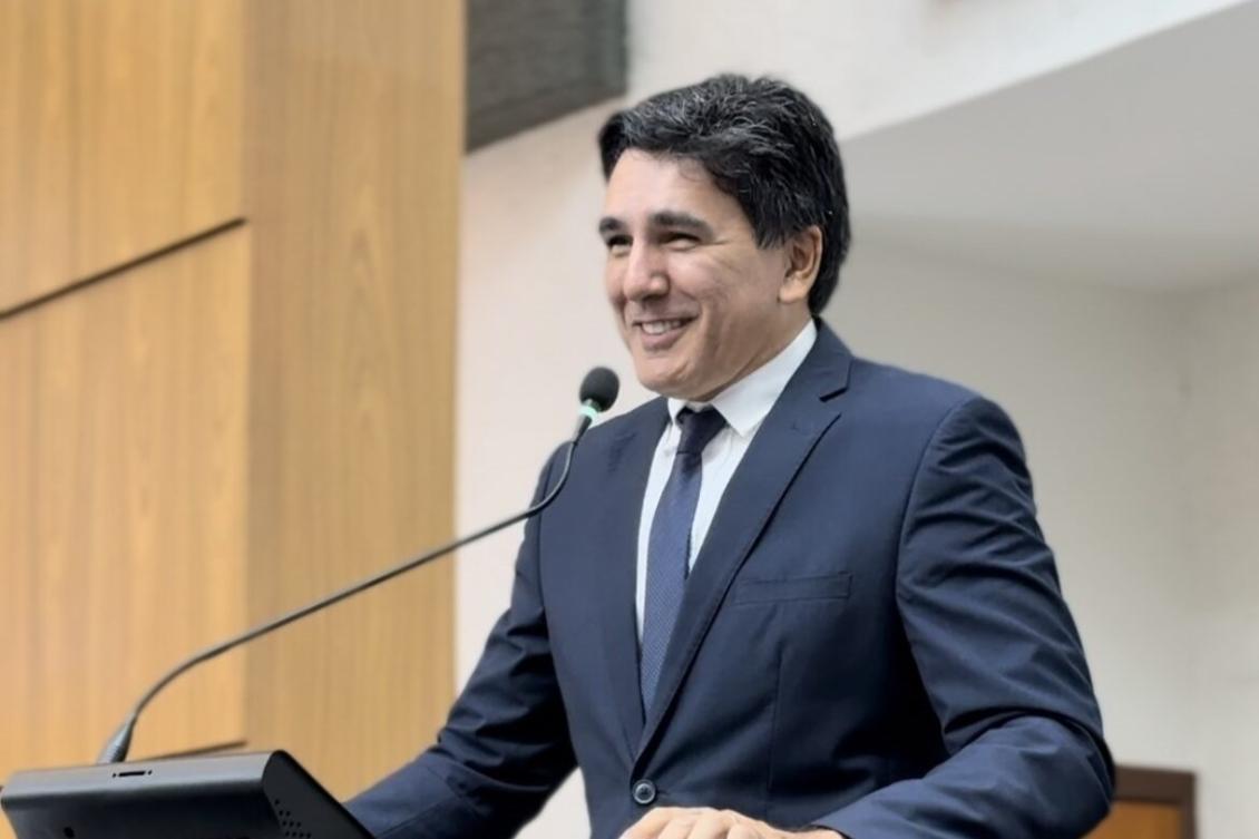 Júnior Geo parabeniza Vicentinho Júnior e Amélio Cayres por vitória no segundo turno.