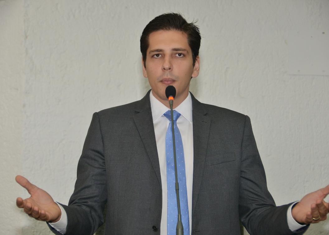 O deputado é candidato a prefeito de Araguaína