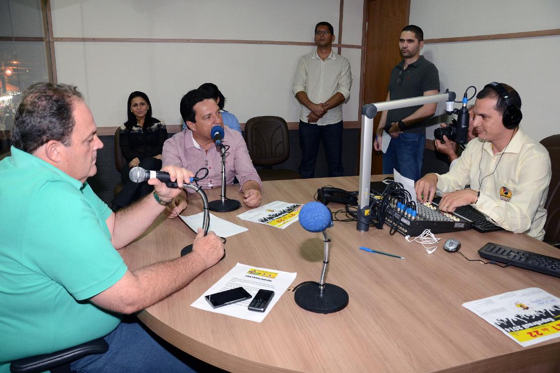 Damaso prestigia abertura oficial da ExpoBrasil de Paraíso do Tocantins