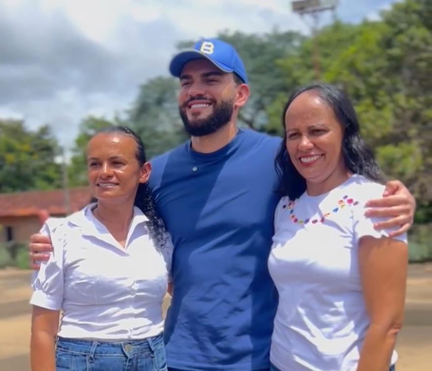 Léo Barbosa em visita à Comunidade Barra do Aroeira Léo Barbosa em visita à Comunidade Barra do Aroeira