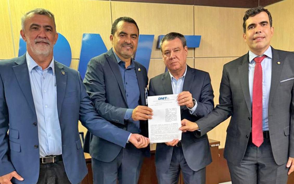 Rodovias foram impactadas com alto fluxo de veículos após o desabamento da ponte JK Rodovias foram impactadas com alto fluxo de veículos após o desabamento da ponte JK