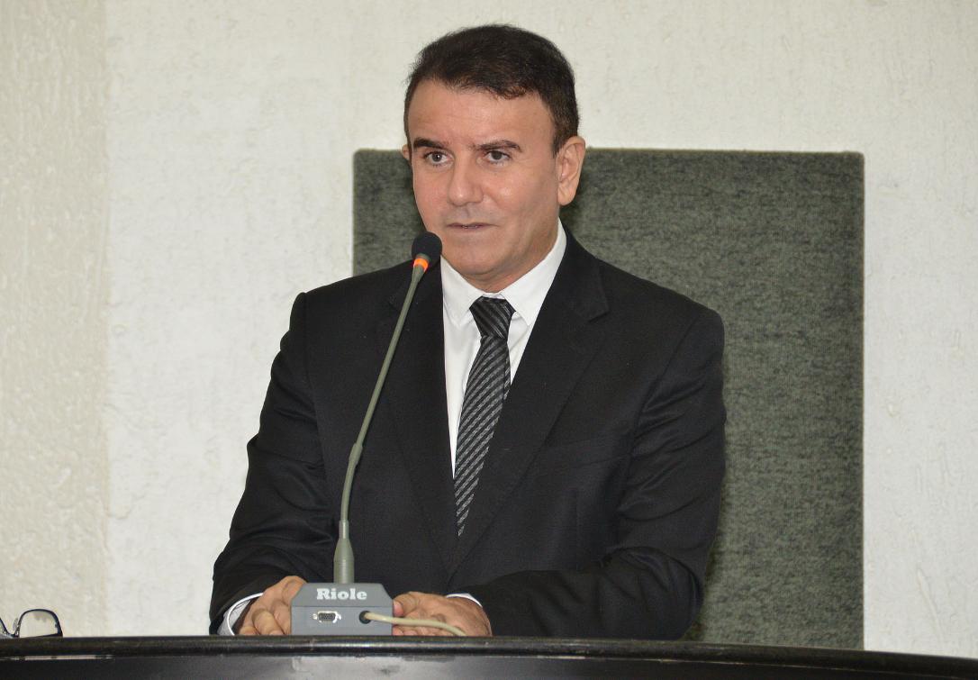 Eduardo Siqueira lamenta falta de negociação entre Governo e Sindicatos