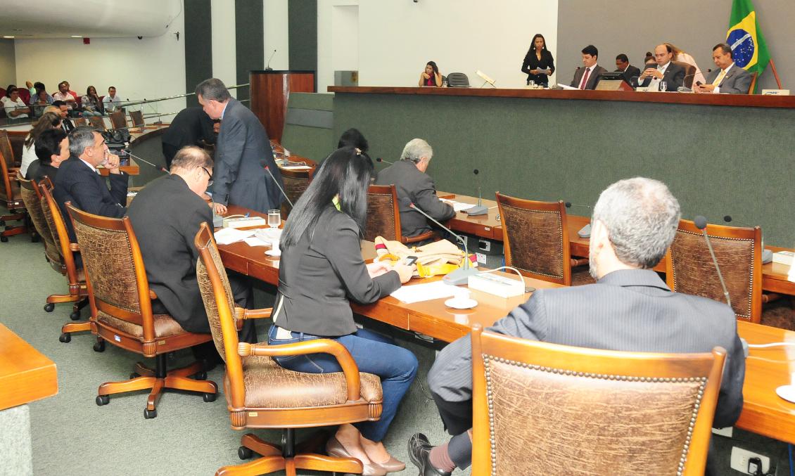 Deputados aprovam doação de terrenos na capital