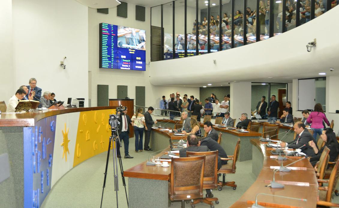 Matérias foram votadas pelo plenário nesta terça-feira, 17