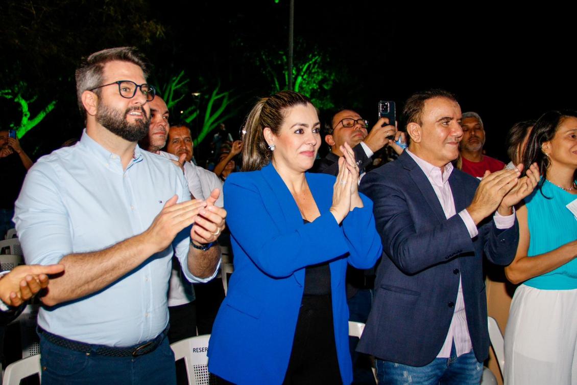 Deputado Mantoan participando das homenagens ao Siqueira Campos na Praça dos Girassóis