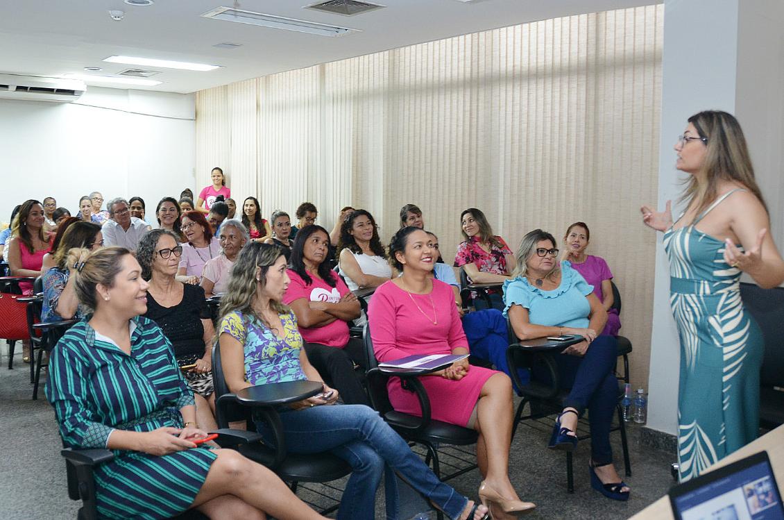 Palestras são parte do Outubro Rosa