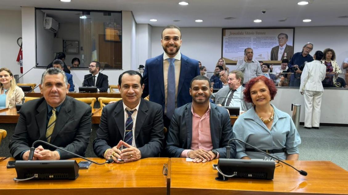 Arnaldo Bahia, Ruzio Coutinho, Dra. Clélia Aparecida e Otávio de Souza receberam honraria