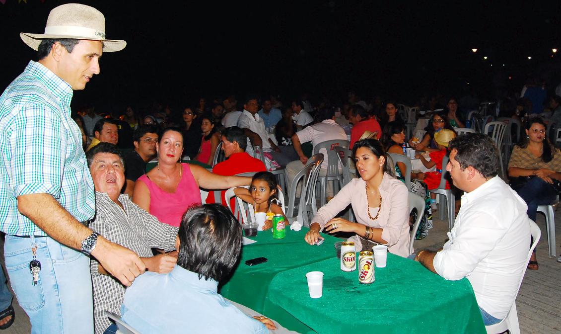 Presidente durante o festejo junino Presidente durante o festejo junino