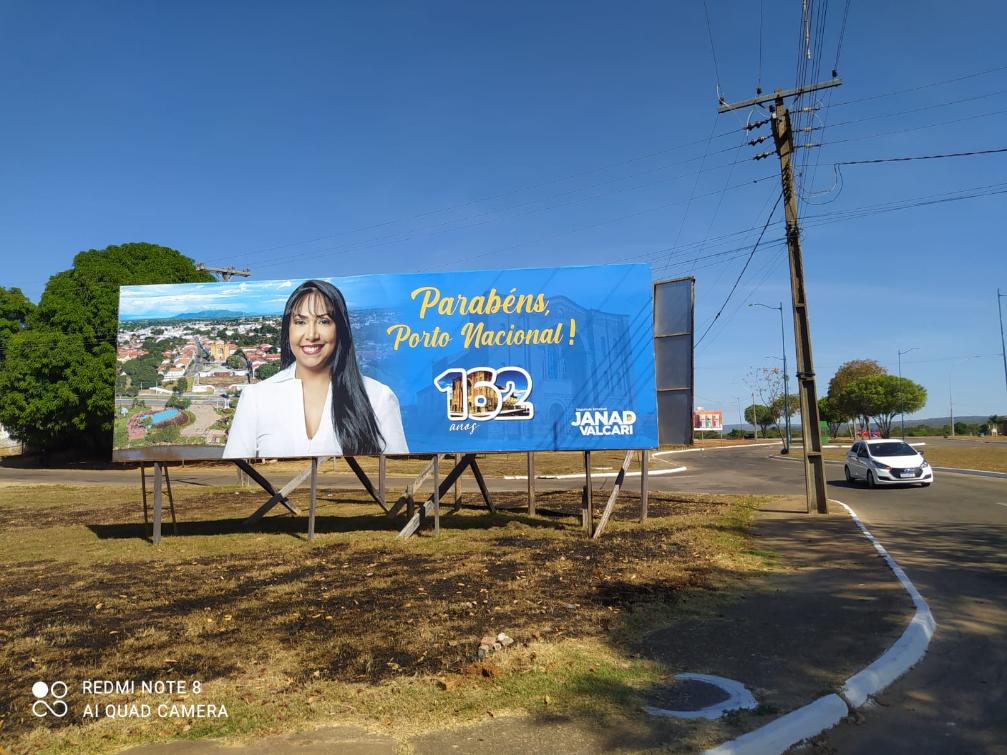 Painel publicitário em homenagem a cidade de Porto Nacional