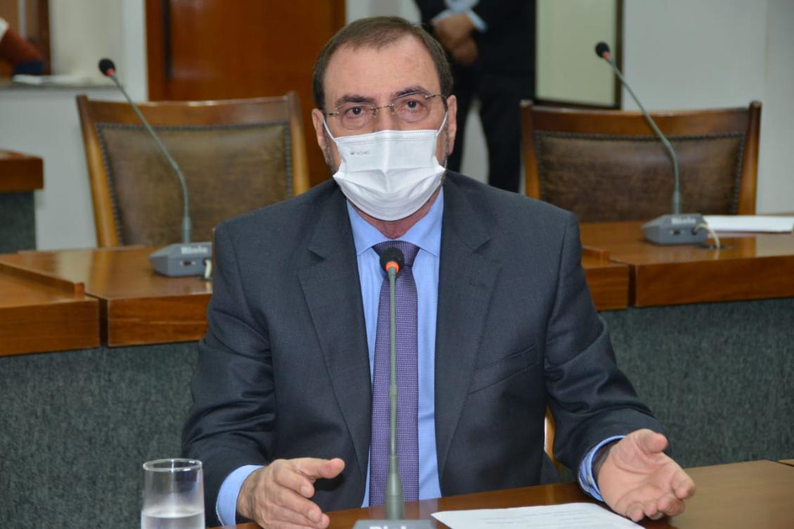 Deputado Issam devolve LDO 2021 na Comissão de Finanças Deputado Issam devolve LDO 2021 na Comissão de Finanças