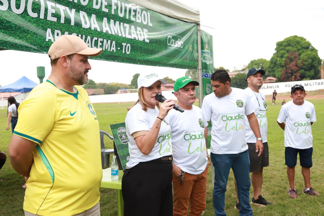 Deputada participa do 1 Torneio de Futebol Society de Araguacema 