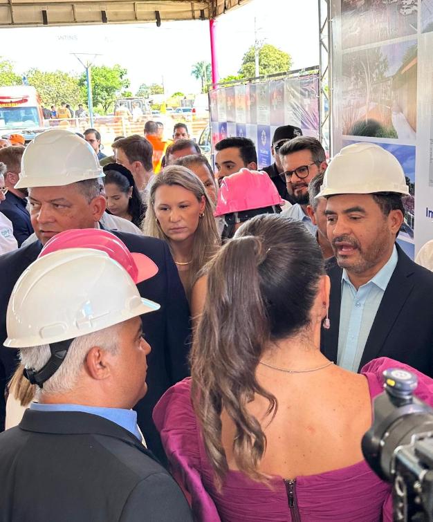 Solenidade ocorreu no local onde será construído o hospital Solenidade ocorreu no local onde será construído o hospital