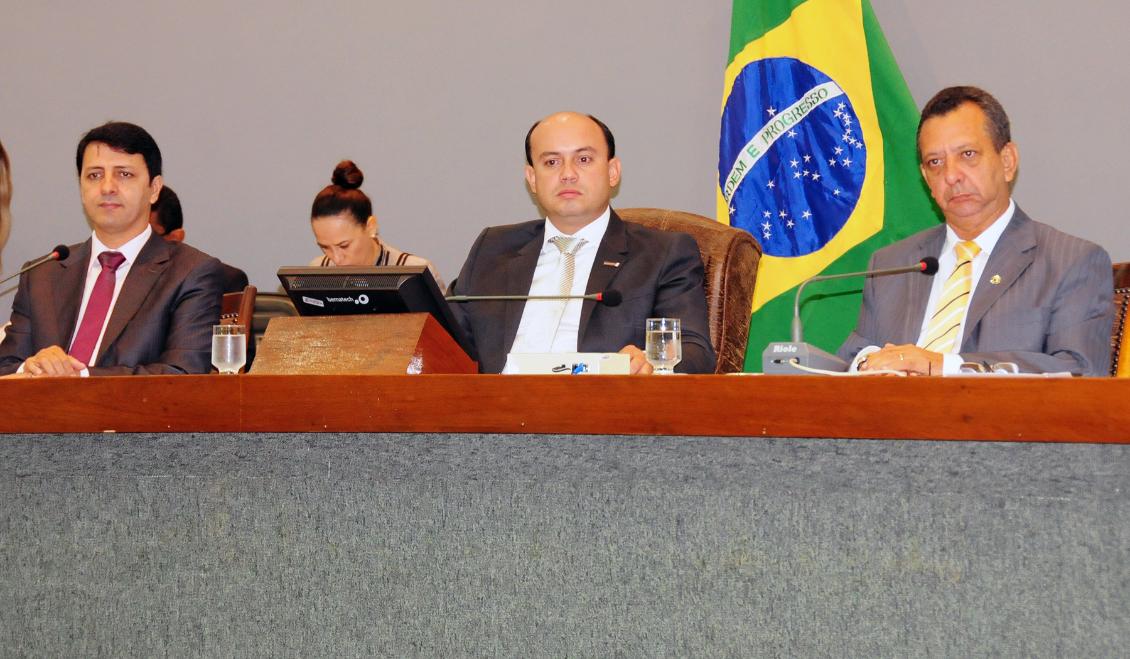 Deputados aprovam doação de terrenos na capital
