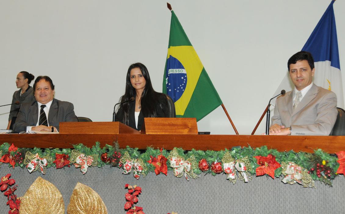 Mesa que dirigiu os trabalhos nesta quinta Mesa que dirigiu os trabalhos nesta quinta