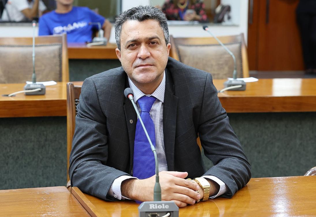 Deputado Luciano Oliveira quer valorizar e garantir condições dignas ao homem do campo. Deputado Luciano Oliveira quer valorizar e garantir condições dignas ao homem do campo.