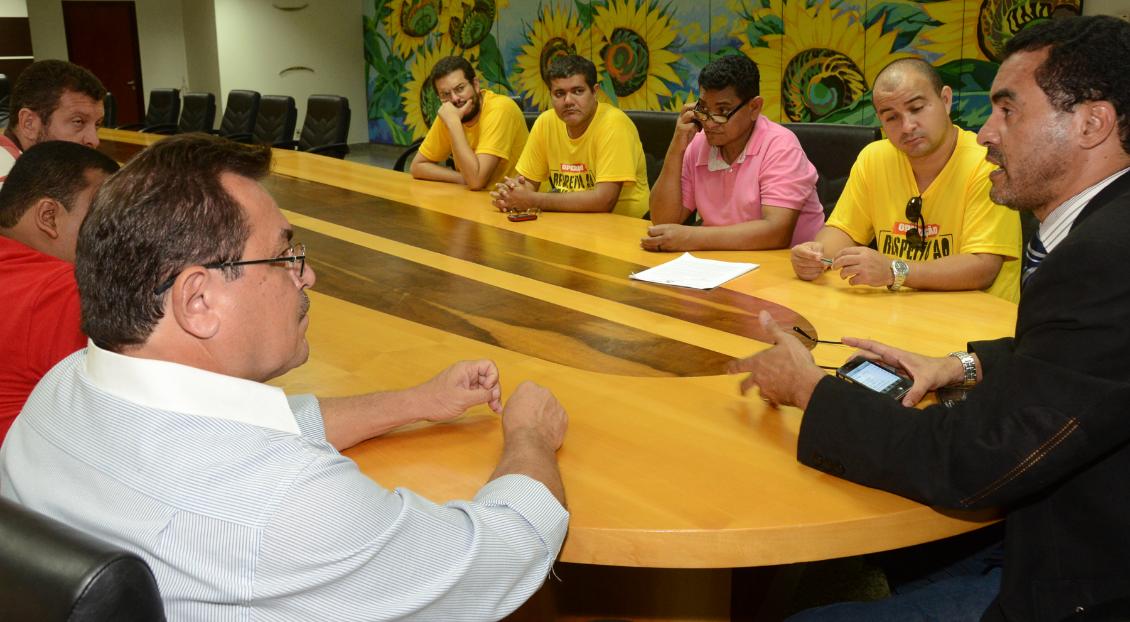 Deputado Wanderlei Barbosa conduz negociação entre educadores e Governo do Estado Deputado Wanderlei Barbosa conduz negociação entre educadores e Governo do Estado