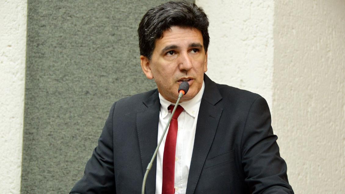 Carta de Mônica Ferreira é lida pelo deputado Júnior Geo na tribuna da Aleto