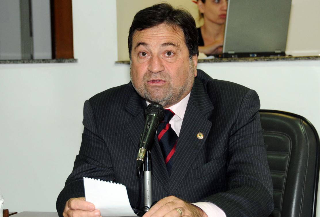 Deputado Césa Halum (PPS), autor do livro