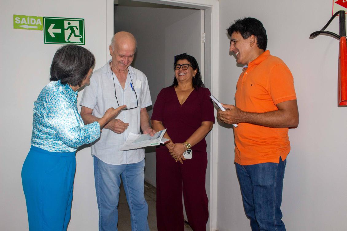 Professor Júnior Geo visita Hospital Padre Luso.