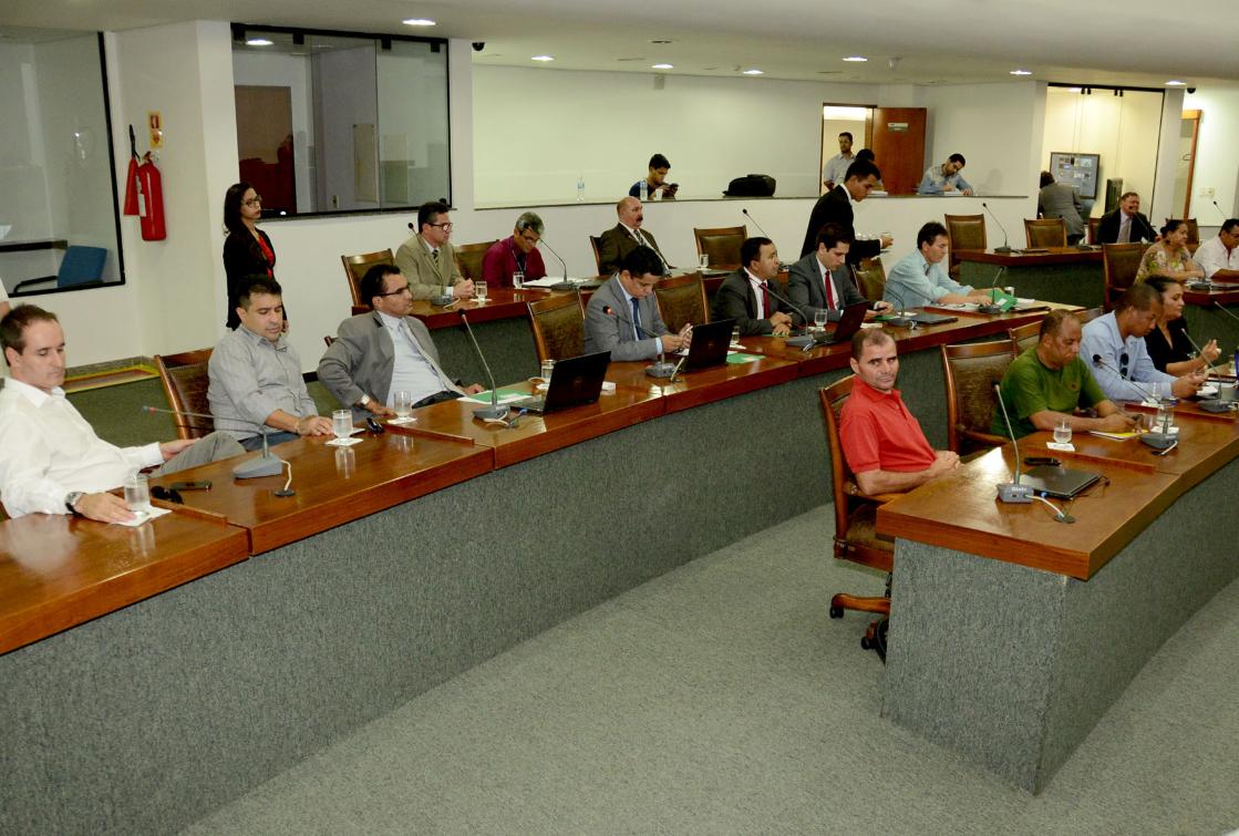 Estado conta com 314 cartórios com receita média de R$ 27 mil Estado conta com 314 cartórios com receita média de R$ 27 mil