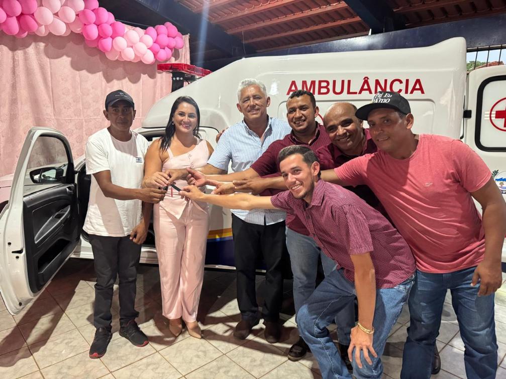 Cleiton Cardoso entrega ambulância e reforça estrutura da saúde em Pau D’Arco Cleiton Cardoso entrega ambulância e reforça estrutura da saúde em Pau D’Arco