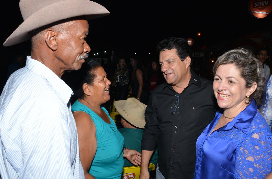 Osires Damaso com o povo em Guaraí