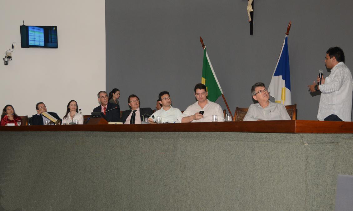 Autoridades discutem uso da água