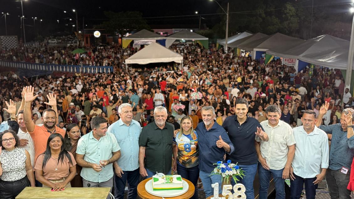 Amélio celebrou o aniversário da cidade ao lado de autoridades, lideranças e da população.