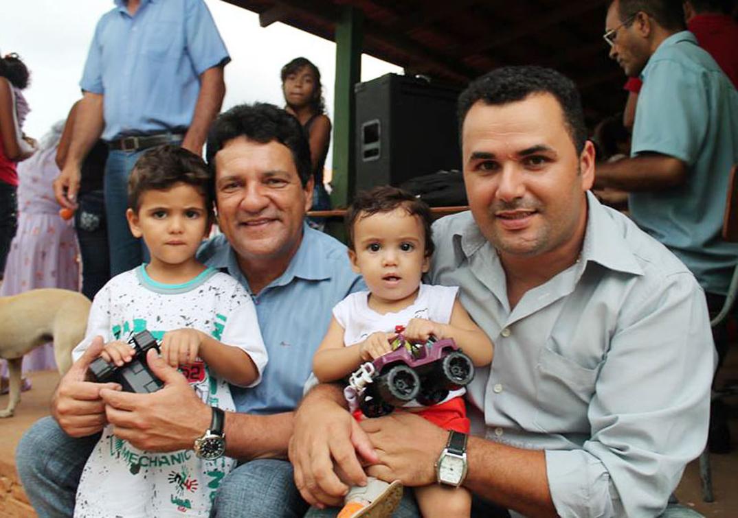 Deputado Osires Damaso e o natal solidário com as crainças