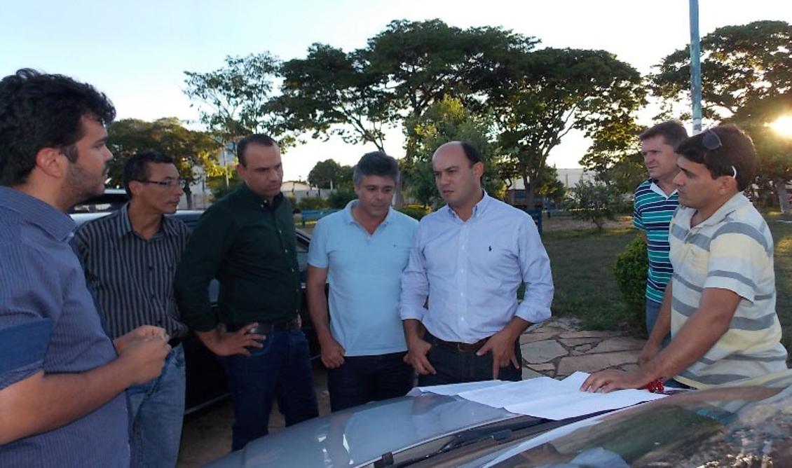 Sandoval vistoria local do Parlamento Popular