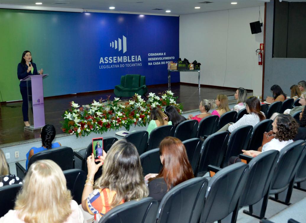 Dia das Mães é comemorado com palestras para servidoras da A