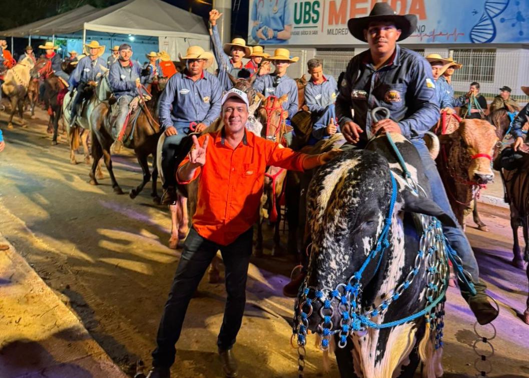 Durante o evento, cavaleiros e amazonas participaram da 