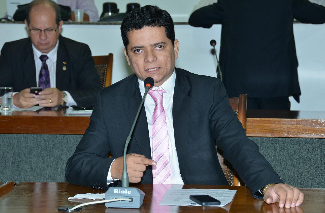 Deputado critica serviços prestados pela telefonia móvel no Tocantins Deputado critica serviços prestados pela telefonia móvel no Tocantins