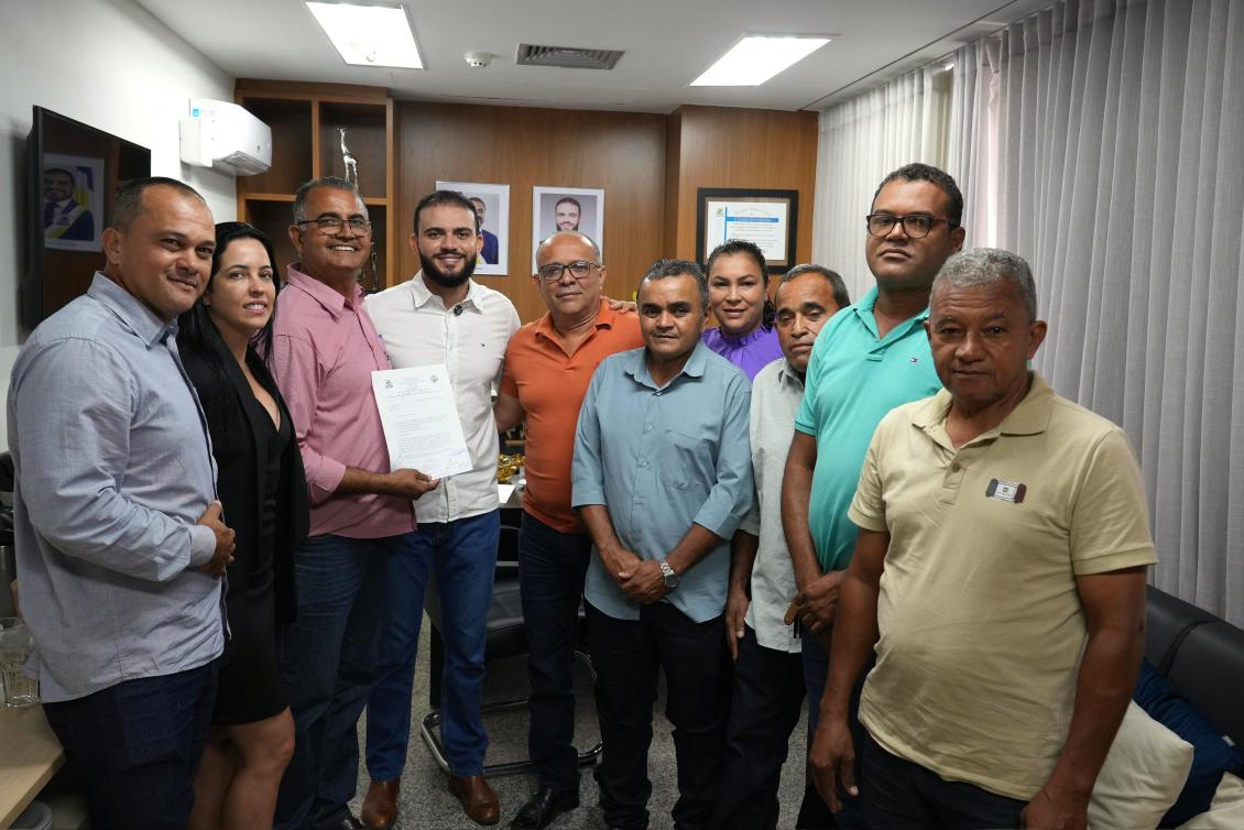 Léo Barbosa (Republicanos) recebe comitiva de Nova Rosalândia