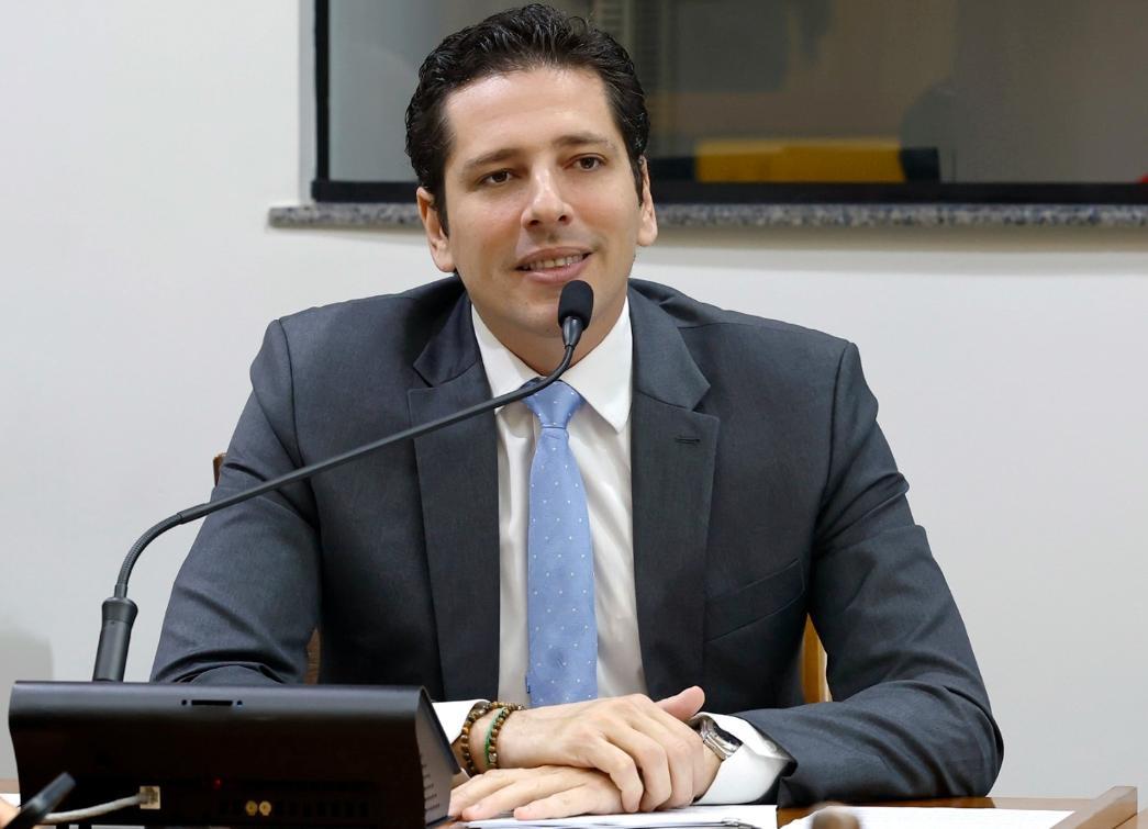 PL também estabelece prazo mínimo de atraso para que débitos superiores a um salário mínimo