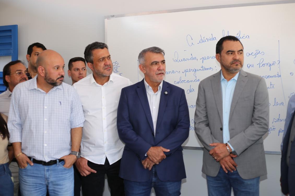 Luciano Oliveira participa de entrega de obras e reforça apoio à educação tocantinense.