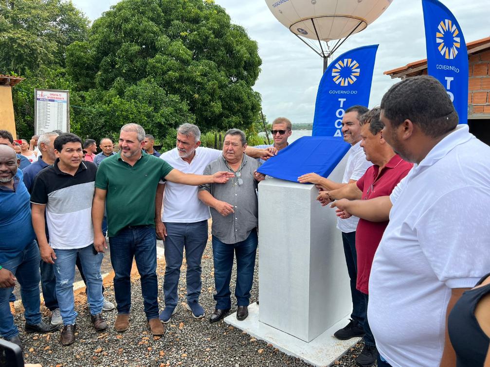 Deputado Wiston Gomes  ao lado de governador Wanderlei Barbosa  e líderes políticos 