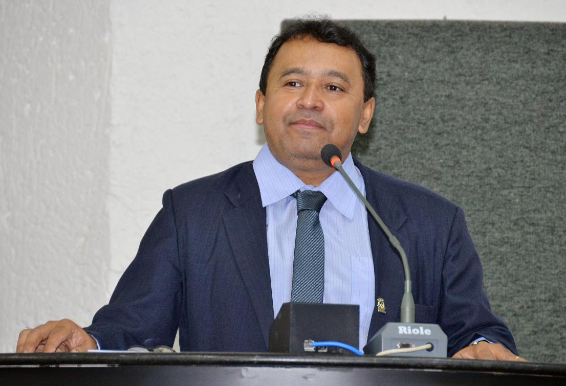 Elenil da Penha é o autor da proposta Elenil da Penha é o autor da proposta
