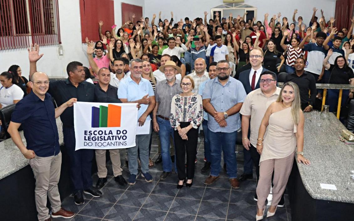 Cerimônia de abertura do curso em Augustinópolis, no Bico do Papagaio Cerimônia de abertura do curso em Augustinópolis, no Bico do Papagaio