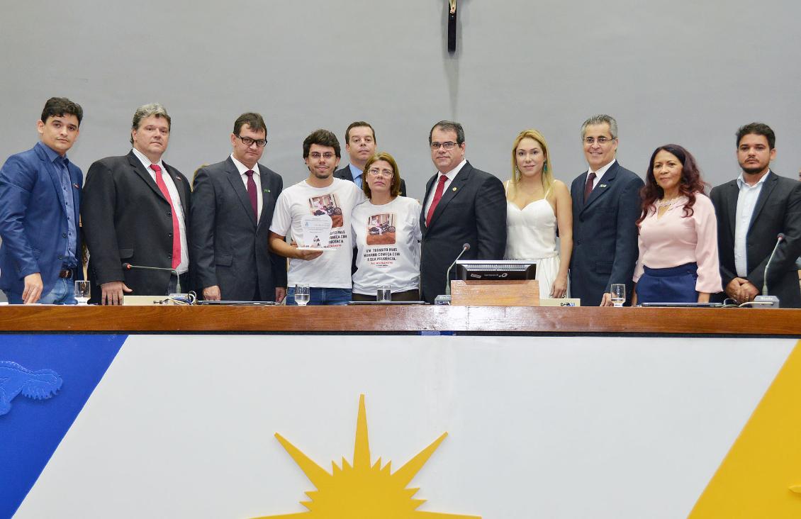 Sessão foi proposta e presidida por Luana Ribeiro Sessão foi proposta e presidida por Luana Ribeiro
