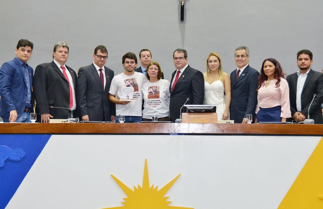 Sessão foi proposta e presidida por Luana Ribeiro