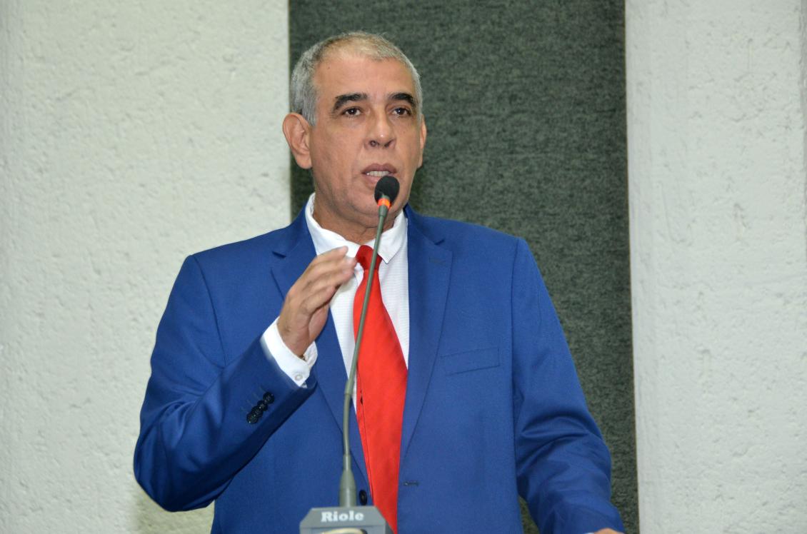 Deputado repudia ações do governo Bolsonaro e alerta para retirada de direitos Deputado repudia ações do governo Bolsonaro e alerta para retirada de direitos