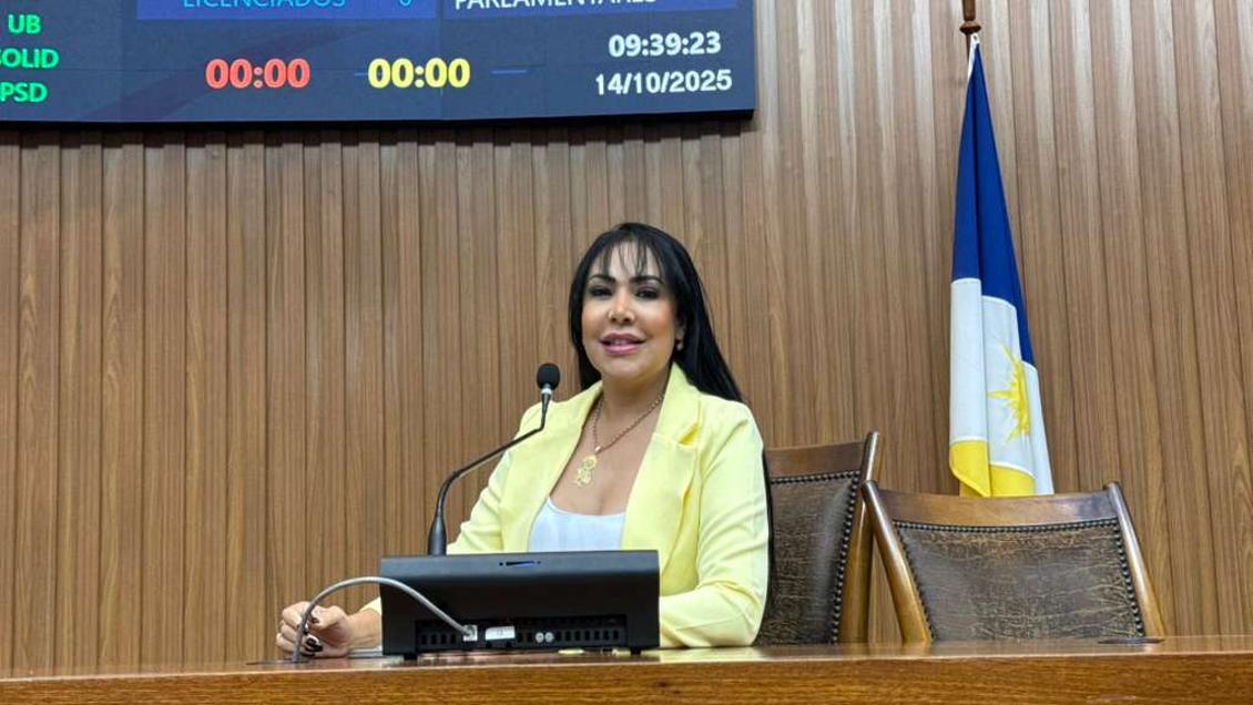 Formada em Administração, deputada destacou importância da categoria para desenvolvimento do Estado